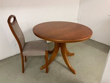 Runder Esstisch aus Massivholz