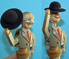 Alter Holz Zierkorken Carved Mechanical Wooden ANRI Black Forest Bottle Stopper