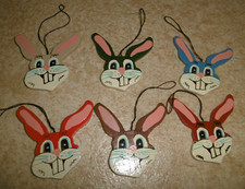 Volkskunst Erzgebirge alte Osterhasen Baumbehang Osterstrauß bemalt Osterdeko