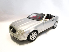 Maisto Modellauto Mercedes Benz SLK 230, 1996, bewegliches Verdeck, silbergrau