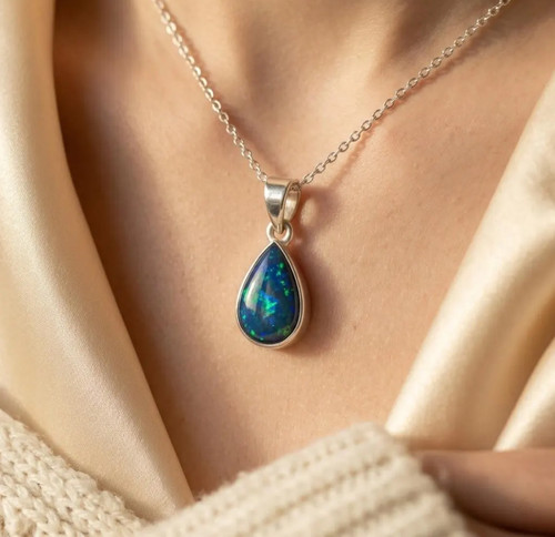 Natürlicher schwarzer opal - natürlicher,
