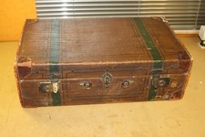 alter Überseekoffer von