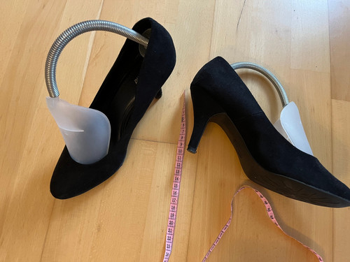 Schwarze wildleder pumps der - schwarze,