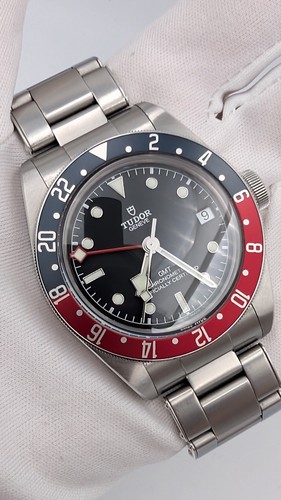 Tudor black bay gmt - black,