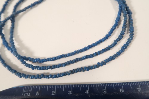 Alte kleine glasperlen blau - alte,