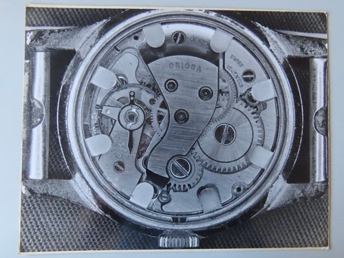 Oriosa uhrwerk monochrome - uhrwerk,
