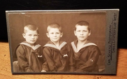 Kleine jungen matrosen - jungen,