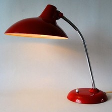 Rote schreibtischlampe modell - rote, schreibtischlampe,