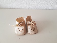 Alte  Puppenschuhe, beige