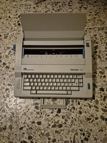 Triumph adler gabriele - gabriele, 100