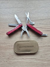 Leatherman Squirt PS4 Rot, mit Lederholster.