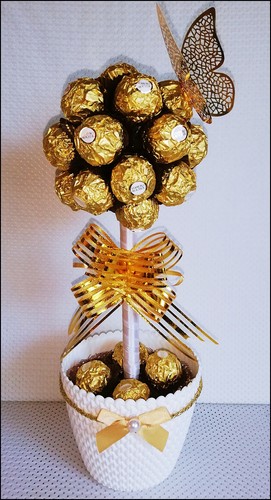 Ferrero rocher pralinen - rocher, baum