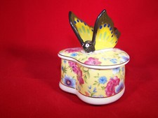 Pillendose Porzellan mit