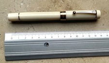 TOLLE GEBRAUCHTE! JINHAO nummerierter flat top Füller, ivory/Gold, F Feder