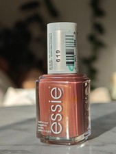 Essie Nagellack "teacup half full" (619)