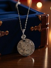 Vintage halskette aus metall - vintage,