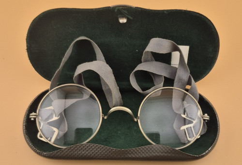 Alte brille mit - brille, etui