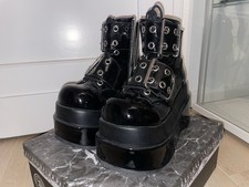 Demonia Bear-104 Boots - Gothic Plateau Platform Stiefel Patentleder /Lack Optik