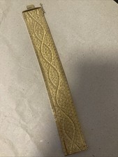 Omis breites,glänzendes