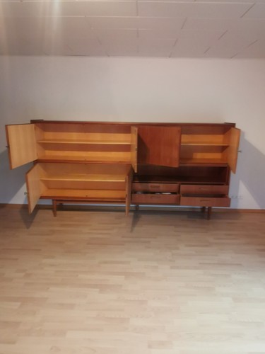 teakschrank