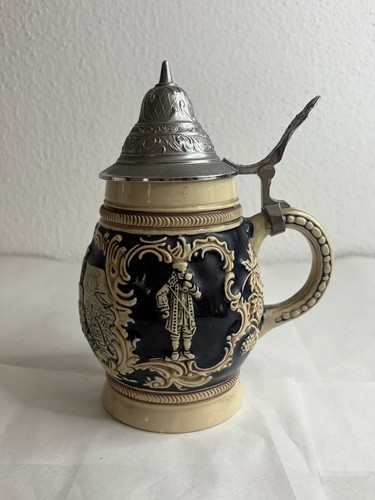 Bierkrug mit zinndeckel relief - mit,