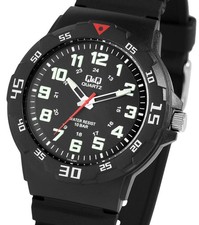 Q&Q by Citizen Herrenuhr 10 Bar Wasserdicht | Sportiv | Silikonarmband | Schwarz