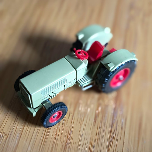 Siku traktor modell - v, made