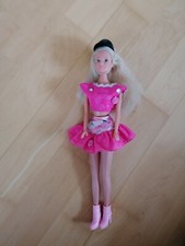 Barbie Reiterin mit Helm, rosa