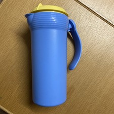 Tupperware Junge Welle Saftkanne 1,1 L Kanne Servierkanne Blau / Gelb *gebr*