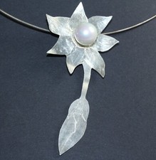 Collier Perle 925 Silber  Blume mit Blatt handmade !