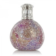 Ashleigh & Burwood Pearlecense