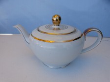 27511. Teekanne  weiss mit