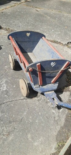Kinderbollerwagen sehr alt