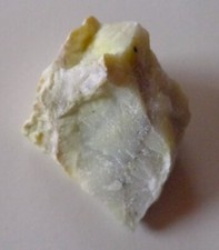 Serpentin gelbe Jade Rohstein  (V103)  Schau mal durch !