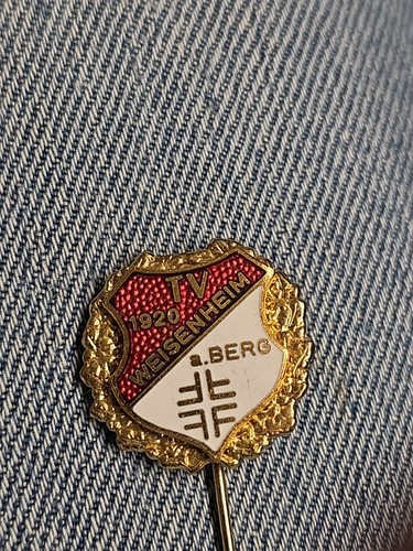 Alte anstecknadel fußball - anstecknadel,