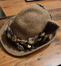 Jägerhut mit Abzeichen