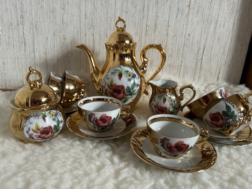 Kaffeeservice mit floralem
