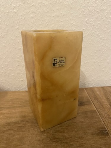 Eleganter handgeschnitzter
