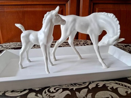 Zwei pferde dekofiguren - zwei,