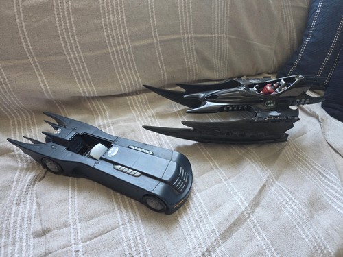 Batman batbmobil batwing - batman,