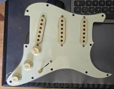 Kloppmann ST 60 auf Pickguard 