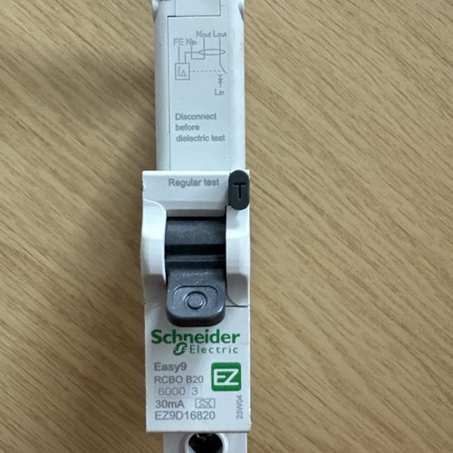 Schneider easy9 typ b20 30 - a, a
