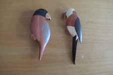 2 Broschen,  Anstecker Holz Papagei