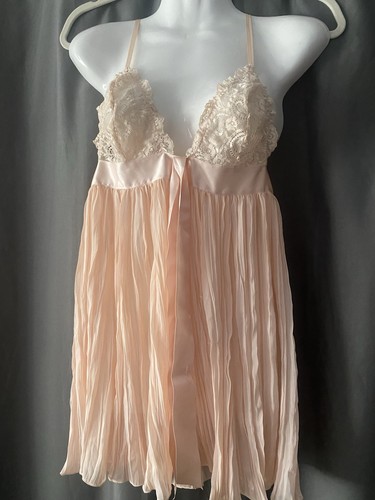 Victoria secret negligee - victoria,