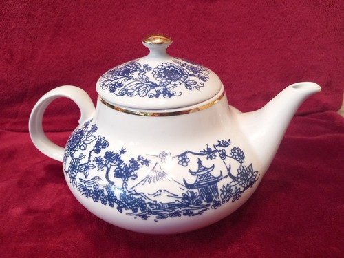 Teekanne mit chinesischen
