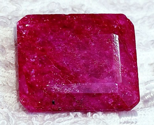 Natürlicher roter beryll - natürlicher,