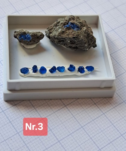 Hauynrohsteine und stüfchen - und,