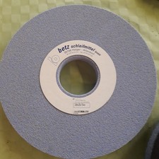 Neue Aluminiumoxid Schleifscheibe für Flach- oder Rundschleifmaschine   "Betz"