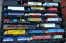 Modellauto u. LKW im