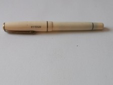 Stella Kolbenfüller beige